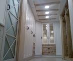 Обзавеждане за гардеробна от масив и фурнирован мдф.